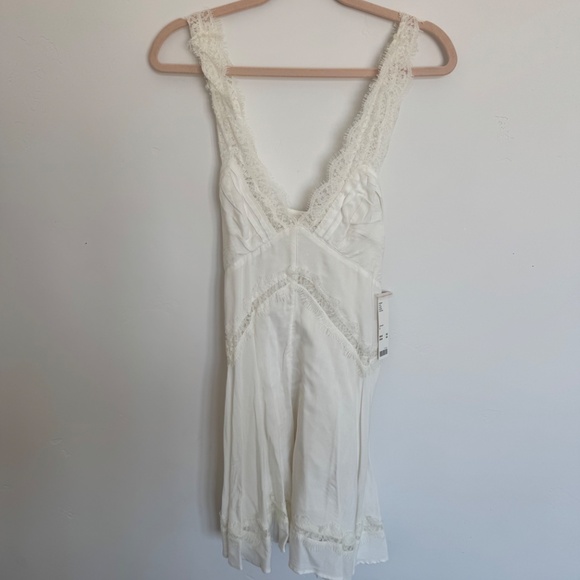 Urban Outfitters Lace Babydoll dress - Picture 2 of 2